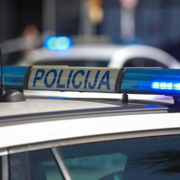Pijan galamio na kolodvoru u Slavonskom Brodu: Stigli policajci, a tek onda se jo&scaron; nastavilo...