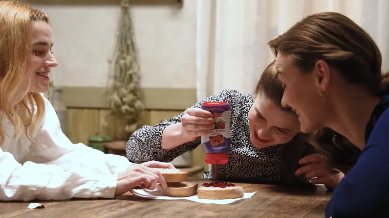 Kad na setu serije &ldquo;Divlje pčele&rdquo; viknu &ldquo;rez&rdquo;, kreće tajni ritual kojeg sestre Runje obožavaju