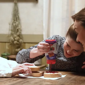 Kad na setu serije &ldquo;Divlje pčele&rdquo; viknu &ldquo;rez&rdquo;, kreće tajni ritual kojeg sestre Runje obožavaju