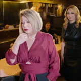 Tko je mama, a tko kći? Neda Ukraden uz kćer Jelenu odu&scaron;evila javnost mladolikim izgledom