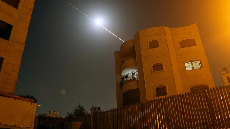 Izrael udara po Bejrutu, Iran zasuo regiju balističkim raketama