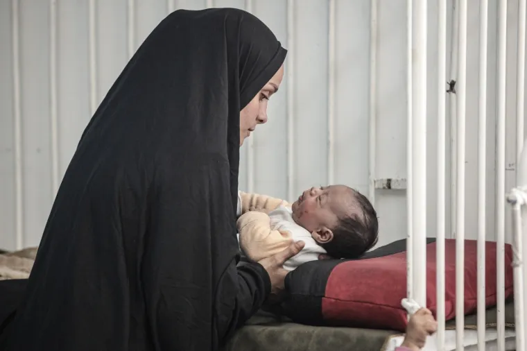 Izrael udara po Bejrutu, Iran zasuo regiju balističkim raketama