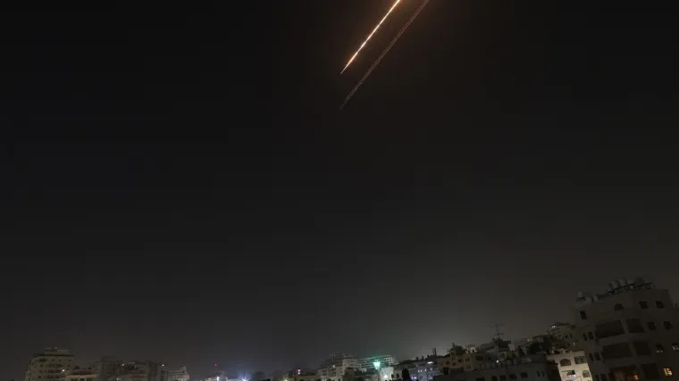 Hutisti napali Izrael, Iran upozorio na 'ozbiljan rizik od zračenja'! Oglasio se Trump