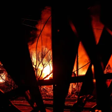 Gori industrijski pogon pod ruskom okupacijom! &Scaron;ire se snimke vatrene buktinje