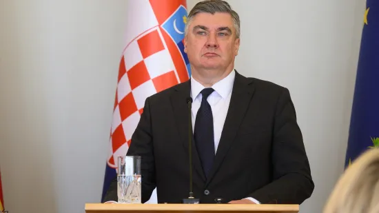 Milanović dramatičan u uskrsnoj čestitci: 'Svijet koji znamo uru&scaron;ava se, ljudi s razlogom strahuju'