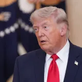 Buknule glasine: Trump na liječenju u bolnici? Bijela kuća: 'Modrice su od rukovanja'