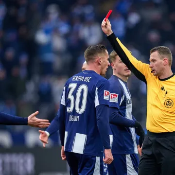 Hrvatski napadač zaradio isključenje zbog brutalnog faula