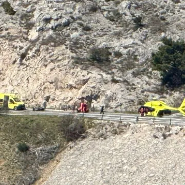 Tragedija kod Omi&scaron;a: Jedna osoba poginula, dvije ozlijeđene