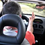 Pokazao srednji prst, pa požalio: Pogledajte tko je iza&scaron;ao iz drugog vozila