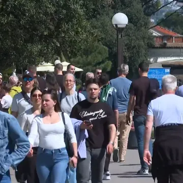 Na prvi pogled bajka, ali iza leđa se kotrlja ne&scaron;to &scaron;to Hrvatima stvara nervozu: 'Bojimo se'