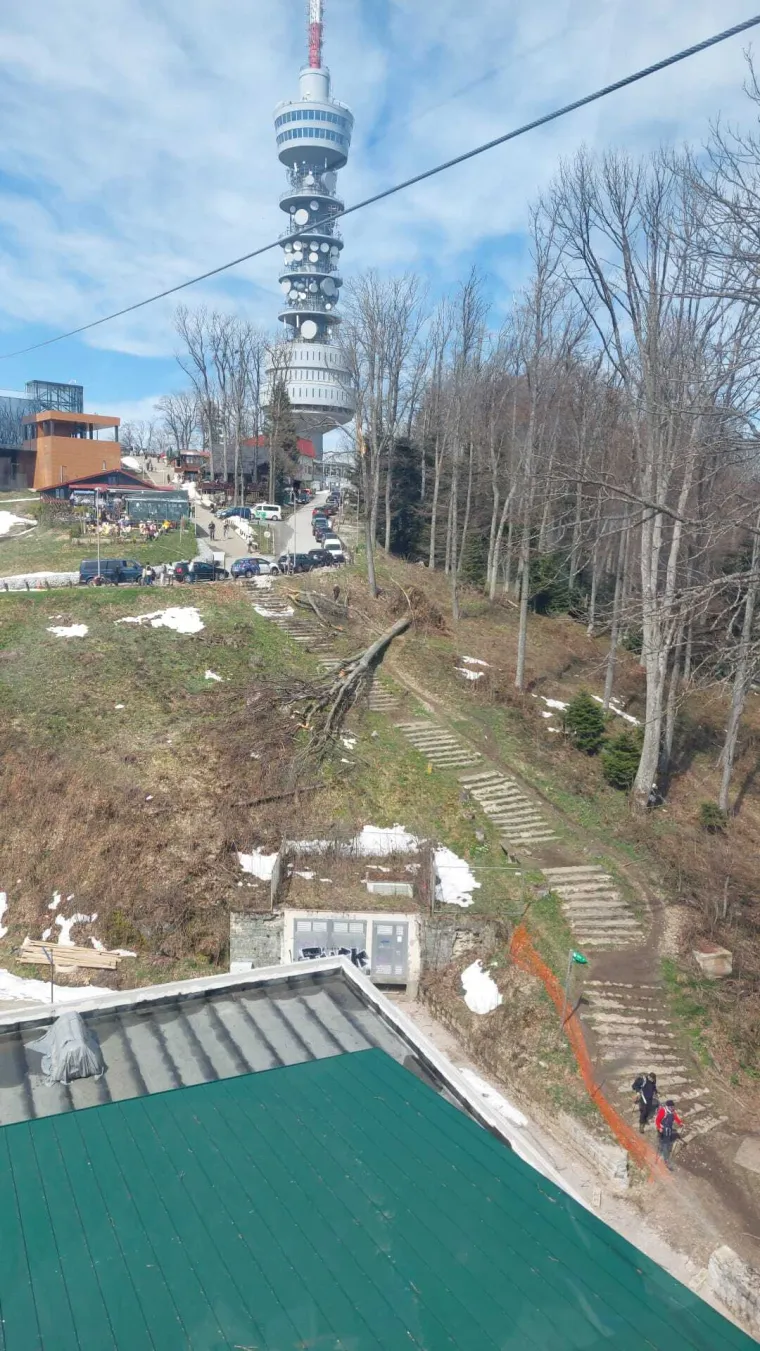 Vožnja žičarom vi&scaron;e nije tako pitoreskna, vjetar nije imao milosti za Sljeme: 'Ovo je grozno'