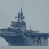 Iran napao moćni američki ratni brod 'munjevitim projektilima'? SAD &scaron;uti...