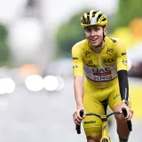 Najbolji biciklist dana&scaron;njice pod istragom: Prolaz kroz 'crveno' mogao bi ga skupo ko&scaron;tati