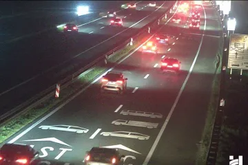 Nesreća na autocesti! Stvaraju se vi&scaron;ekilometarske kolone, HAK objavio upozorenja