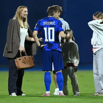 Ema Modrić osvojila trofej s Milanom! Tata Luka dio utakmice pratio iz Napulja: 'Jako je dobra'