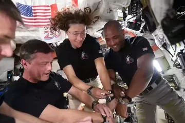 Astronauti izgubili kontakt sa Zemljom na 40 minuta, a onda se čuo glas: 'Gledamo vas'