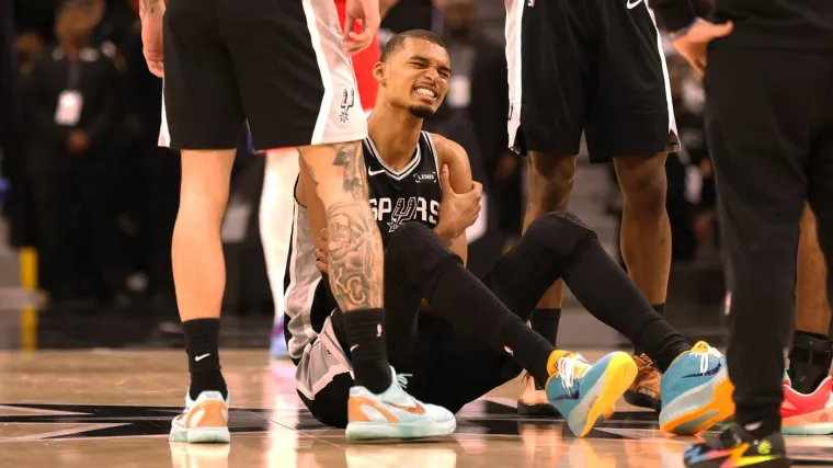 Drama u San Antoniju: Wembanyama ozlijeđen, Spursi preživjeli zahvaljujući triple-doubleu