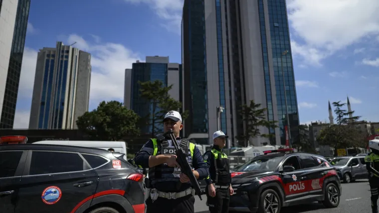 Pucnjava ispred izraelskog konzulata, tri osobe smrtno stradale