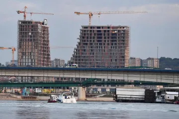 Sru&scaron;io se kran na gradili&scaron;tu! Jedan radnik poginuo, dvojica ozlijeđena