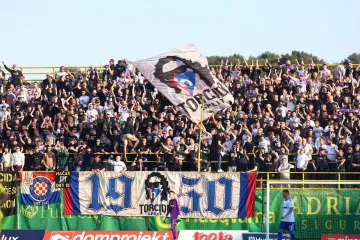 Dok su Hajduk i Istra vodili 'bitku' na terenu, svi su gledali u poruke Torcide