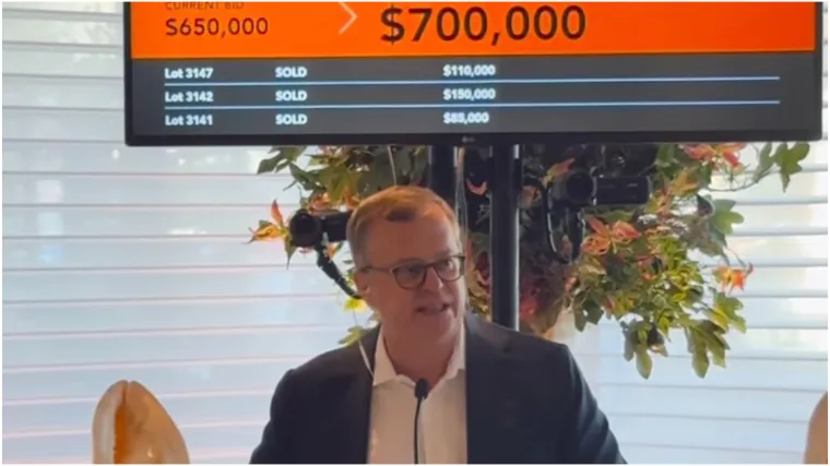 Rekord na luksuznoj aukciji: Boca vina prodana za vi&scaron;e od 700 tisuća eura