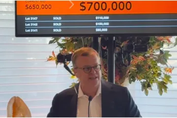 Rekord na luksuznoj aukciji: Boca vina prodana za vi&scaron;e od 700 tisuća eura