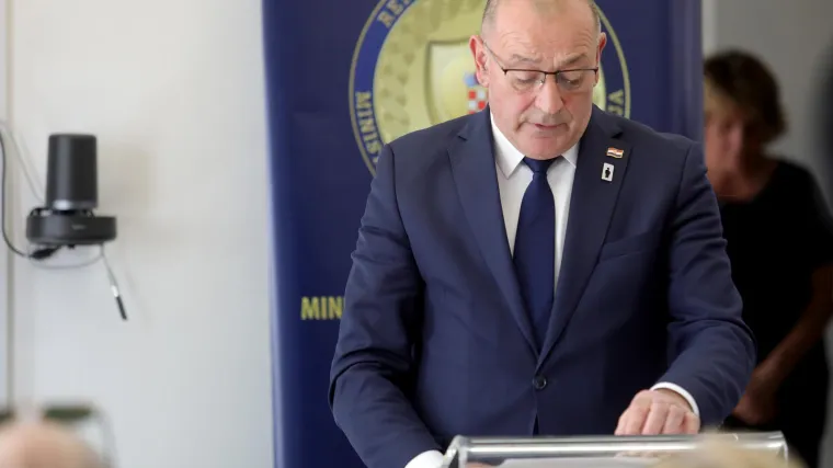 Pronađeni posmrtni ostaci najmanje 11 žrtava: Vezani žicom, ubijeni i bačeni u jamu