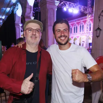 Vucin sin zaprosio ljepoticu tuniskih korijena! Pogledajte kako je kleknuo pred njom na Hvaru