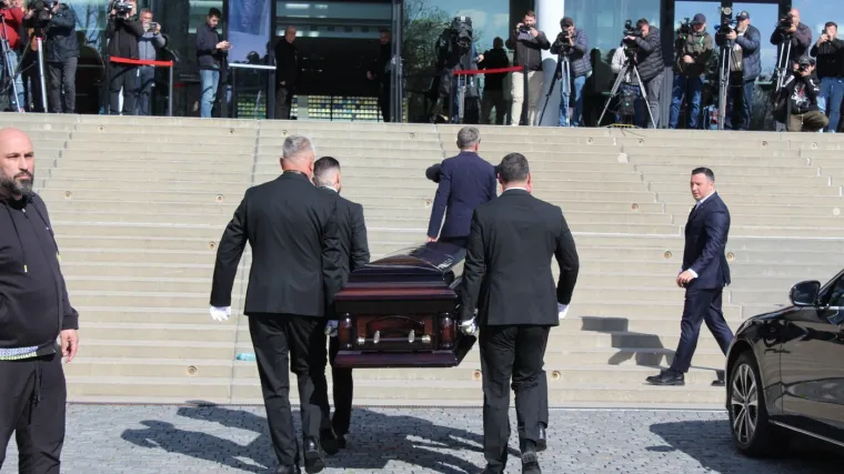 U manje od 24 sata napustila su nas tri velikana koja su ostavila neizbrisiv trag