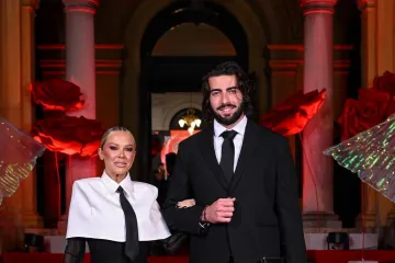 Maja i &Scaron;ime ne staju s putovanjima, ovoga puta pao i strastveni poljubac