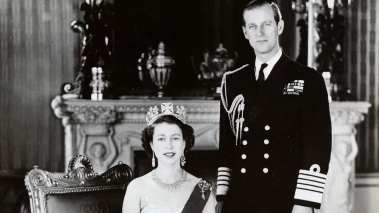 Upoznala ga je u djetinjstvu: Ovo je ljubavna priča kraljice Elizabete i princa Philipa