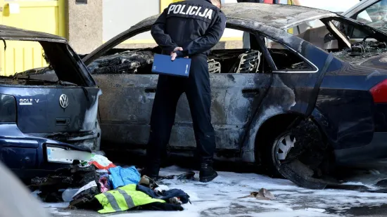 Zapalio se BMW u Zagrebu! Vatra progutala luksuzni auto, gorjela i Honda