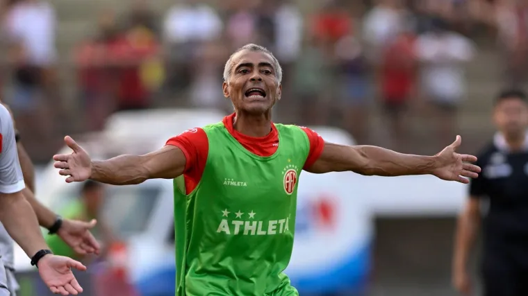 Legendarni nogometa&scaron; prevario 35 godina mlađu djevojku s njezinom prijateljicom