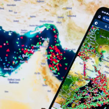 Oko 1400 brodova i dalje zarobljeno! Prolazi samo &scaron;ačica, Hormuz i dalje pod ključem