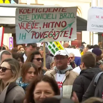 Veliki prosvjed na glavnom zagrebačkom trgu: 'Hrvatska zajedno za veće plaće i mirovine!'