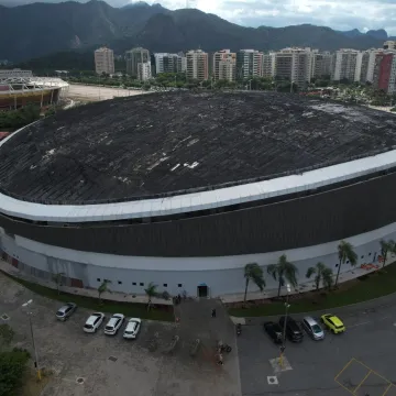 Dramatična bitka s vatrom koja je zahvatila biciklistički velodrom u Brazilu