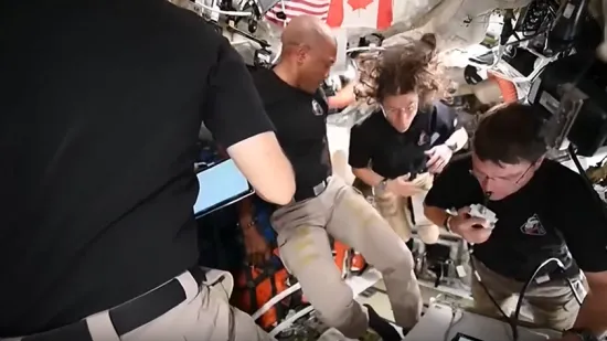 Nakon 10 dana u svemiru slijedi &scaron;ok za tijelo: Hoće li uopće moći stati na noge?