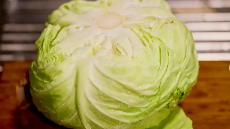 Prestanite kuhati kupus, ova metoda mu popravlja okus i pretvara ga u zvijezdu tanjura