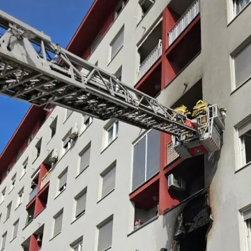 Buknuo požar na balkonu stana u Zagrebu: Na teren pozvana i Hitna pomoć