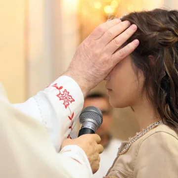 Pitali smo vas 'Koliko se daje za kumstvo na krizmi?' i većinom se slažete: 'Izgubili smo kompas'