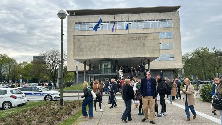 Dojava o bombi u Gradskom poglavarstvu i sjedi&scaron;tu stranke Možemo: 'Evakuiraju ljude'