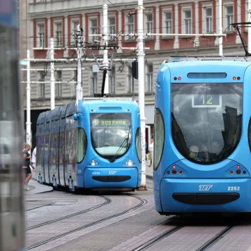 ZET-ov tramvaj usred vožnje promijenio smjer, vozač &scaron;okirao putnike: 'Ja idem doma'
