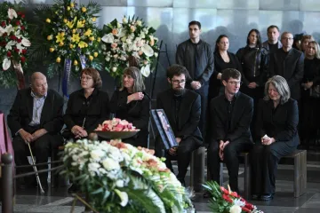 Posljednji ispraćaj Vlatka Cvrtile na Mirogoju: Od omiljenog profesora oprostili se brojni političari i kolege