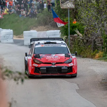 Finac vodeći nakon prvog dana trkačkog spektakla