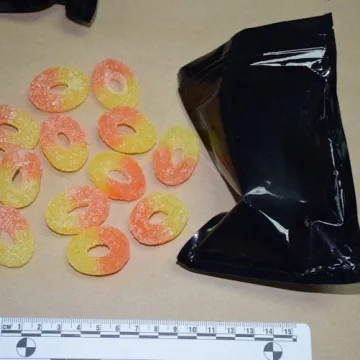 Nesvakida&scaron;nja zapljena policije u Samoboru: Mladić (26) 'pao' zbog gumenih bombona