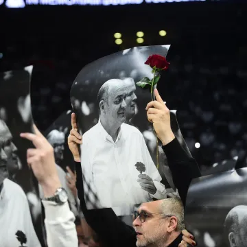 Muk u Areni pa gromoglasno &lsquo;Dule!&rsquo;: Ovako su se Grobari oprostili od svog 'Generala'