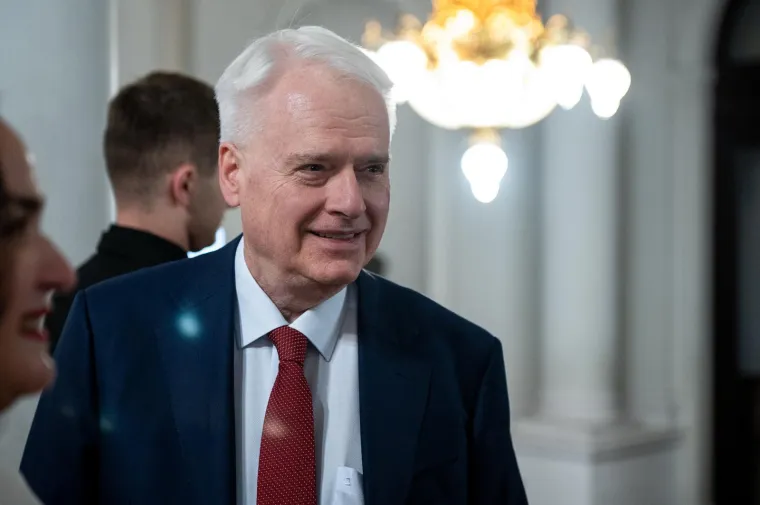 Rijetko javno pojavljivanje: Ivo Josipović snimljen nasmijan u zagrebačkom HNK-u