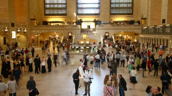 Panika na turističkom 'hot spotu'! Mu&scaron;karac mačetom nasrnuo na ljude, dvoje se bori za život