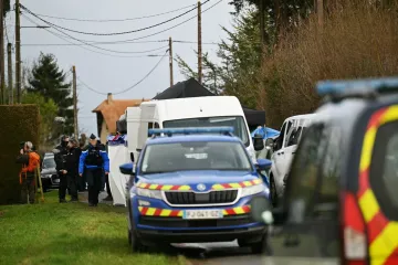 Dječak (9) godinama bio zatočen u kombiju: 'Ležao je gol, na hrpi smeća pored izmeta'