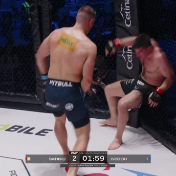 Sijevalo je na sve strane u ludom meču za pojas prvaka